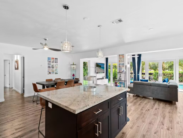Luxurious Fort Lauderdale River Access with Heated Pool & Kayaks